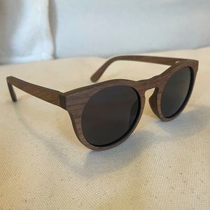 NWOT TruWood Icon Polarized Sunglasses, Walnut Frame, Black Lens